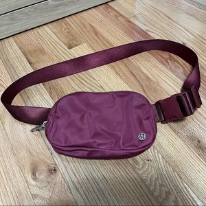 Lululemon Everywhere Belt Bag Mulled Wine